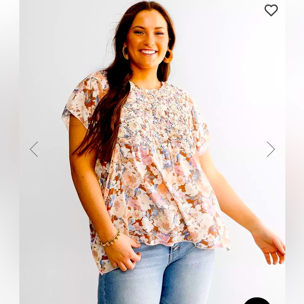 Gimmicks by BKE brand Women’s floral dolman top.  Size large.